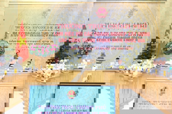 Thủ tướng Chính phủ làm việc với các Doanh nghiệp xây dựng các công trình trọng điểm quốc gia